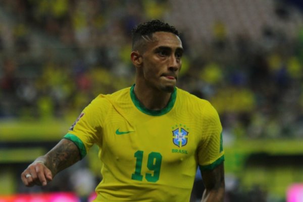 拉菲尼亚：在4000米海拔赛事  就不公正  ，裁判    还判点那更难踢了